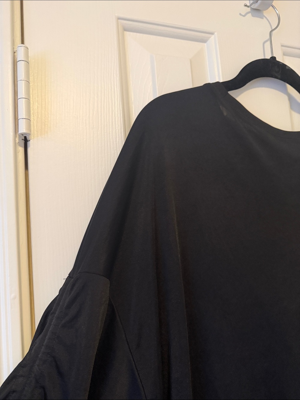 Express Black Long-Sleeve Ruched Drawstring Top - Picture 5 of 8
